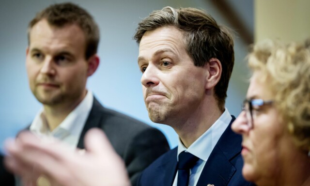 Anklager om kupp og skittent spill